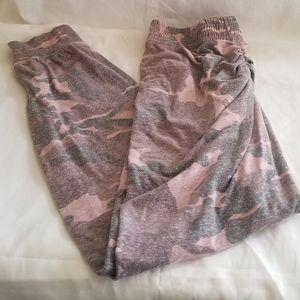 Cute Booty Lounge Incognito Jogger Leggings Pink & Gray Camouflage Size S